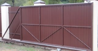 Купить откатные ворота из профнастила Озёрск, цена от 1777 руб.